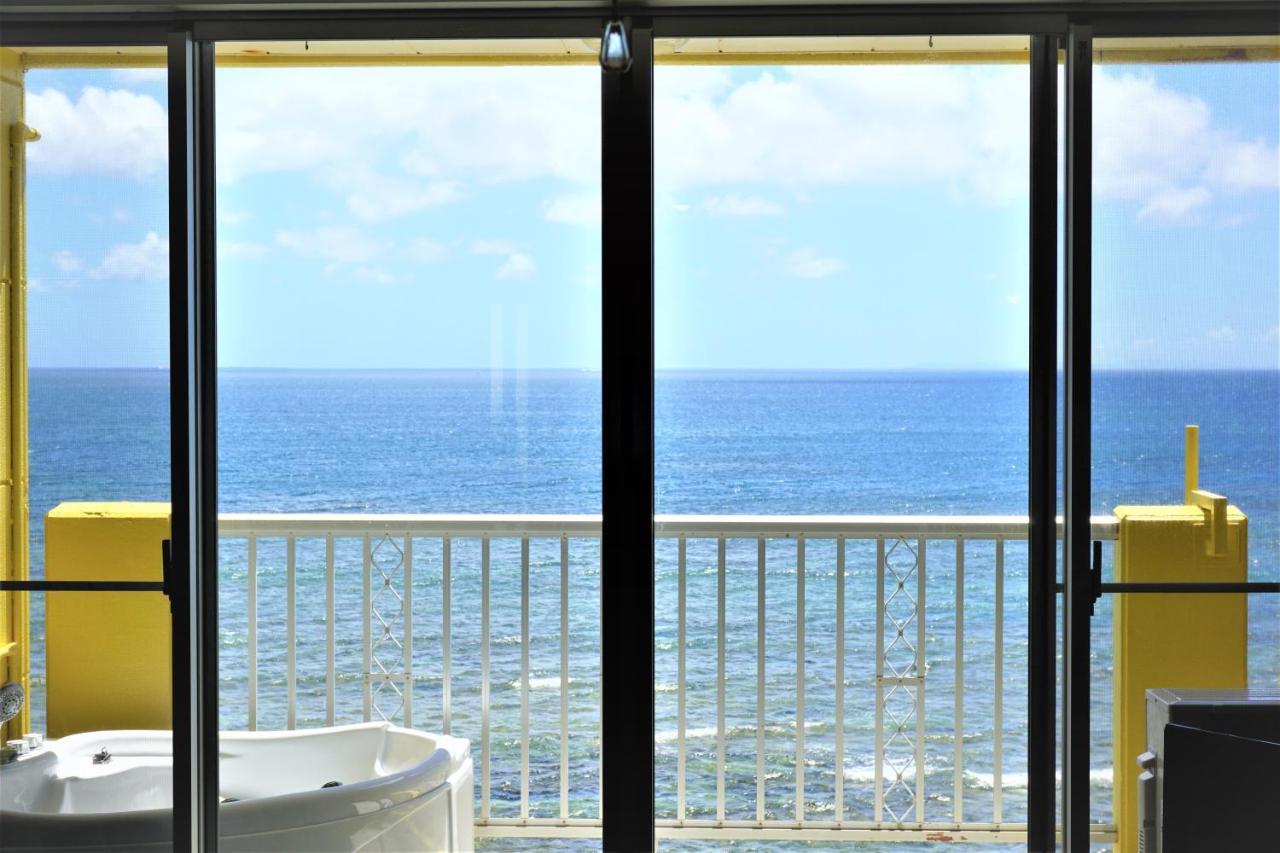 Okinawa Ocean Front Hotel Csatan Kültér fotó