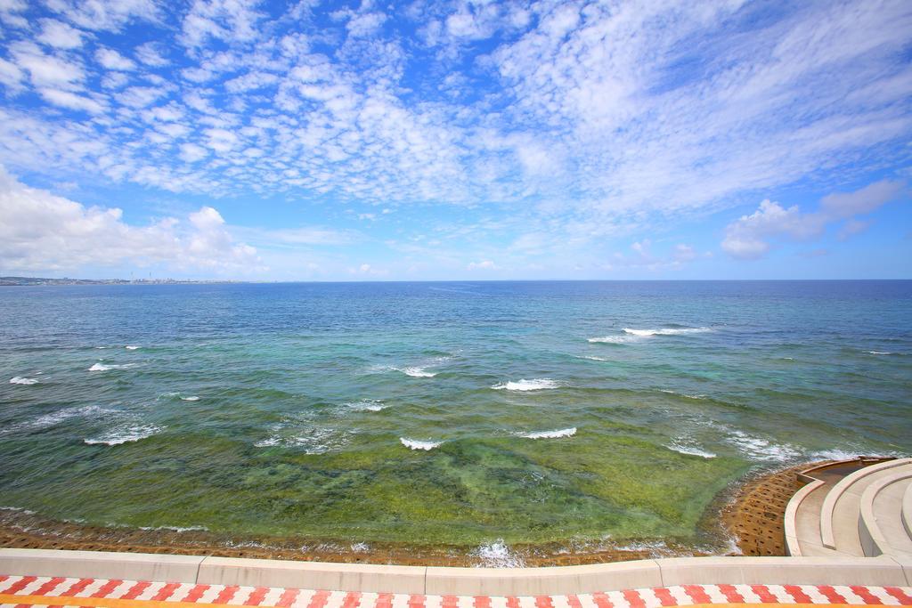 Okinawa Ocean Front Hotel Csatan Kültér fotó